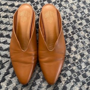 Charlotte Stone -Calvin Flats size 10